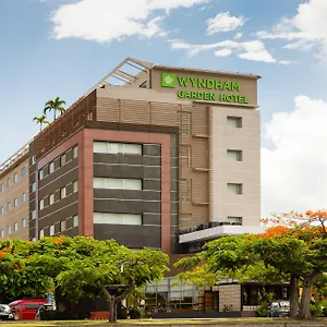 Hotel Wyndham Garden Downtown